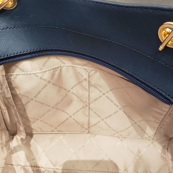 Michael Kors JST Large Chain Shoulder Tote - Picture 6 of 6